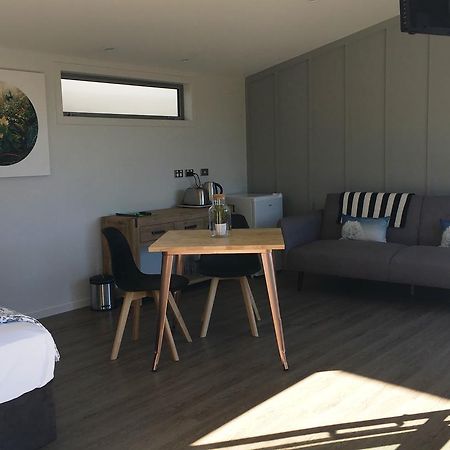 Kohimarama Beach Bed & Breakfast - Style And Privacy In Superb Location Auckland Eksteriør billede