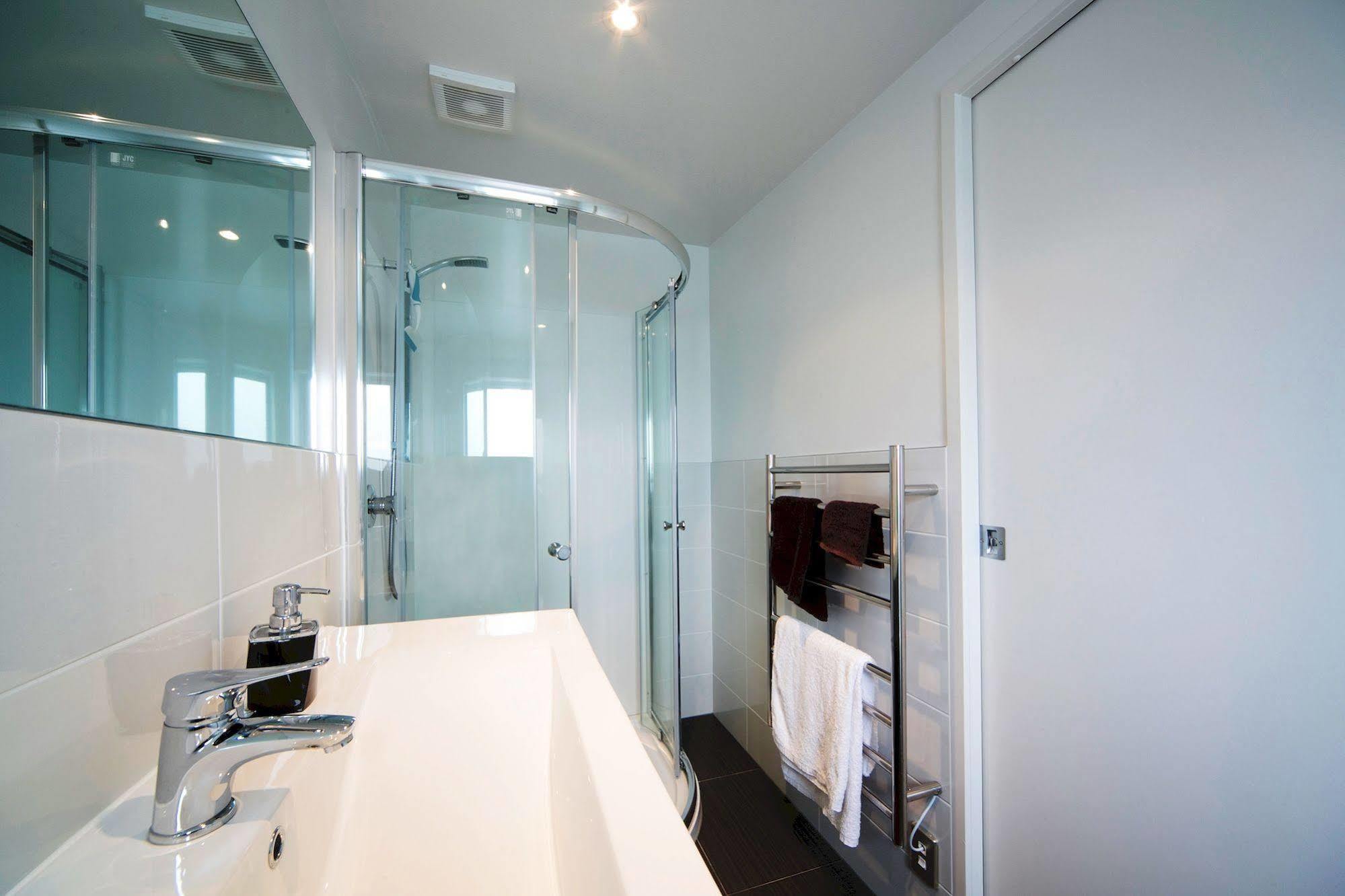 Kohimarama Beach Bed & Breakfast - Style And Privacy In Superb Location Auckland Eksteriør billede